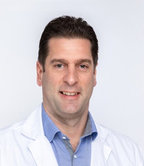Dr. Prédl András FRCS