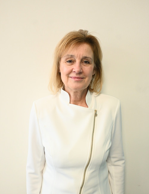 Dr. Lilla Tihanyi