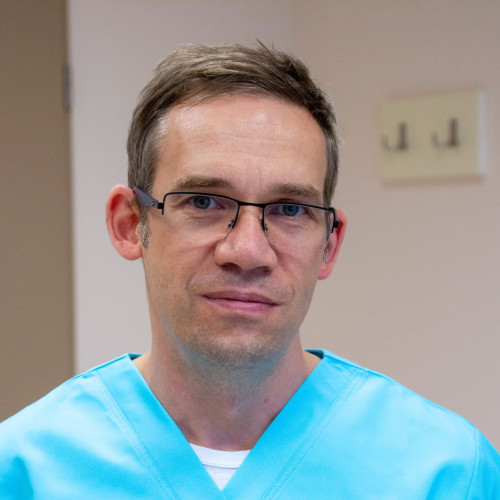Dr. Péter Oszkár