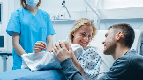 Ki legyen velem a szülésnél?