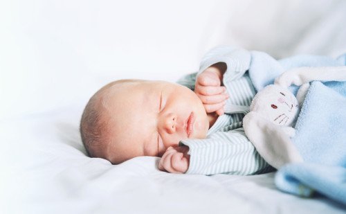B csoportú Streptococcus hordozó édesanyák újszülöttjeinek ellátása